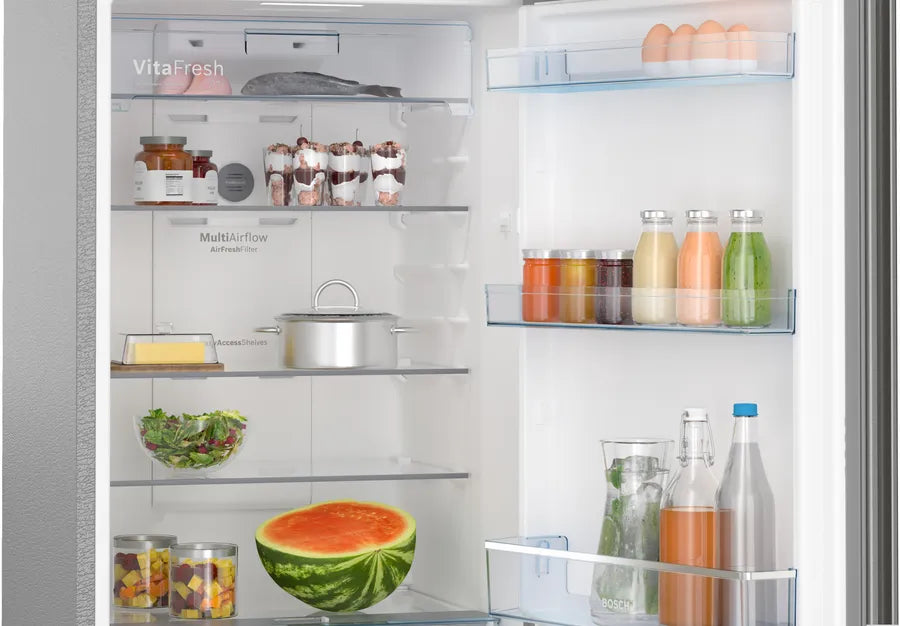 BOSCH Series 4 free-standing fridge-freezer with freezer at top