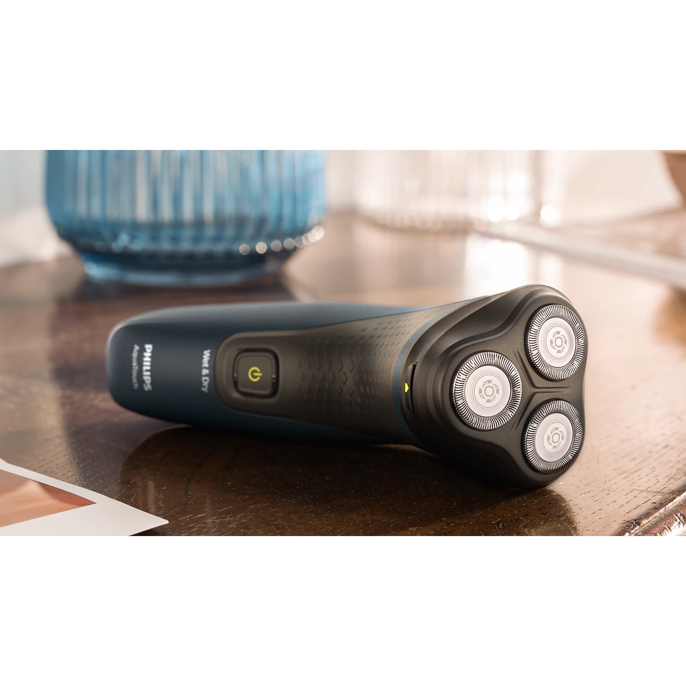 Philips Shaver series 1000 Wet or Dry electric shave
