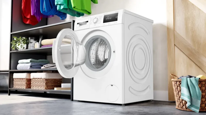 BOSCH 6.5 kg Fully Automatic Front Load Washing Machine with In-built Heater White  (WAJ20062IN)