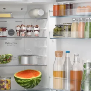 Series 4 free-standing fridge-freezer with freezer at top 156 x 60.5 cm