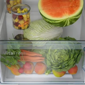 Series 4 free-standing fridge-freezer with freezer at top 156 x 60.5 cm