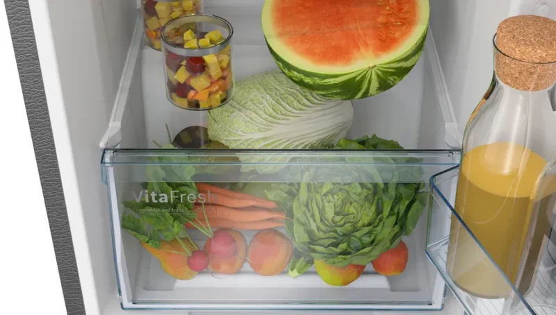 Series 4 free-standing fridge-freezer with freezer at top 156 x 60.5 cm